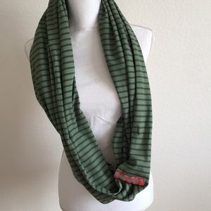 LuluLemon vinyasa scarf